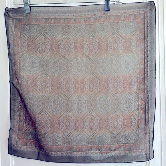Vintage Liz Claiborne semi sheer polyester paisley print square scarf - Picture 3 of 4